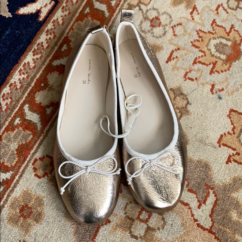 Girls ballet flats